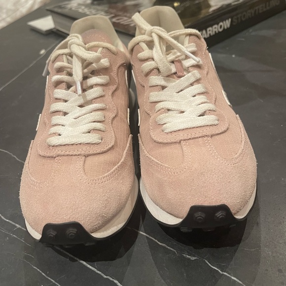 Veja Women's Blush Pink Sneakers.Great condition. - Picture 4 of 7
